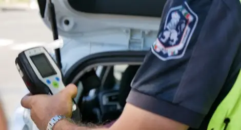 Двама тираджии хванати зад волана с алкохол, който не би позволил на мнозина да ходят