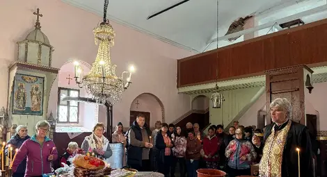 Долна Студена отпразнува храмовия си празник Света Петка с литургия и курбан за здраве