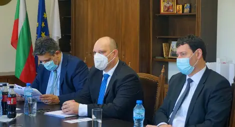 Трима европейски посланици готови да сътрудничат на Русе за установяването на международни бизнес партньорства Трима европейски посланици готови да сътрудничат на Русе за установяването на международни бизнес партньорства