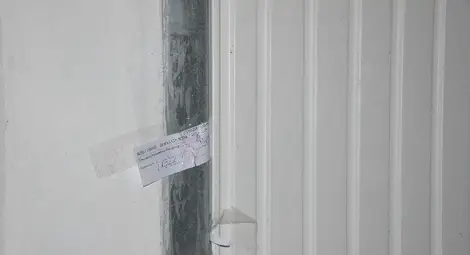 17 000 кутии нелегални цигари открити в подземен гараж