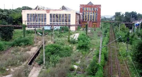 Никой не иска да купи ЛВЗ и при намалената с 3.5 милиона цена