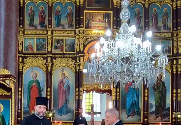 Кметът на Общ. Елена инж. Дилян Млъзев подарява иконата на св. св. Константин и Елена на храма „Св. Вмчца Марина“, която се приема от Предстоятеля й Зоран Мамучевски в присъствието на Н. В.П. В.Търновския Митрополит Григорий; web-Общ. Елена. Кметът на Общ. Елена инж. Дилян Млъзев подарява иконата на св. св. Константин и Елена на храма „Св. Вмчца Марина“, която се приема от Предстоятеля й Зоран Мамучевски в присъствието на Н. В.П. В.Търновския Митрополит Григорий; web-Общ. Елена.