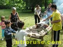  В Алфатар протестират с 30-метров свински шиш 