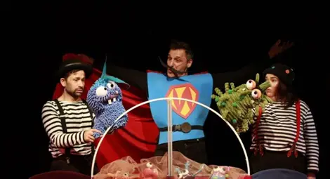 Кукленият театърът разказва безплатно приказката за Боби и шайка микроби