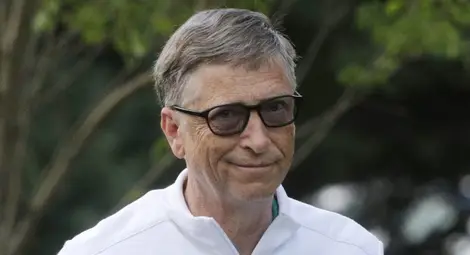 Бил Гейтс забранил на децата си да използват смартфони