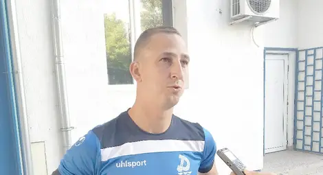 Едва на 33 години Мартин е най-младият треньор на професионален тим в историята на футбола в България. Едва на 33 години Мартин е най-младият треньор на професионален тим в историята на футбола в България.