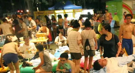 Над 500 с изгаряния при взрив в тайванска дискотека