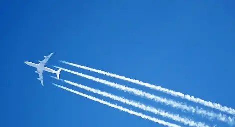 Кемтрейлс: Изсипват ли отрова от небето?