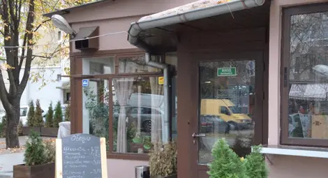 Баща и син превърнали след близо 30 бири ресторант в бойно поле