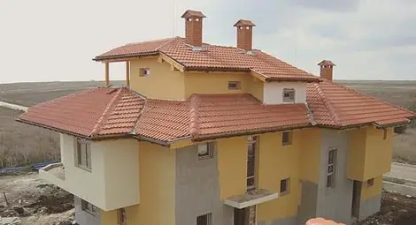 Три от четири нови  сгради са къщи