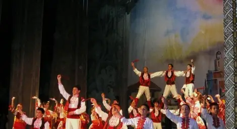 &bdquo;Русчуклийче&ldquo; танцува по песни  на Илия Луков на концерт в Русе