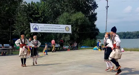 11-то Дунавско барбекю на Ротари клуб &bdquo;Русе-Дунав" събра средства в подкрепа на децата в Русе /галерия/