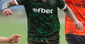 „Дракони“ срещу „комити“ в битка за глътка въздух