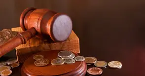 Разпродават земята за  останал на хартия мол