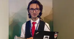 Авторът на представения в Дубай иновативен русенски продукт „Агрон“: Не мога да опиша колко съм щастлив, че на тази възраст мога да направя нещо повече от това да стоя в училище