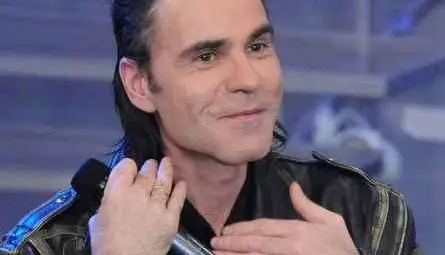 Влади Въргала кани днес на разходка през 90-те в "Шоурум"