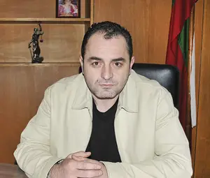 Илиян Личев поема полицията във Велико Търново