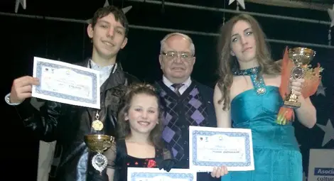 Възпитаници на Вили Икономов  с награди от "Карпатска звезда"