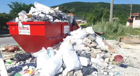 Безплатно събират строителни отпадъци