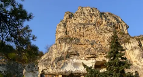 Изложби, молебени и филм прославят 800-летния скален манастир в Иваново