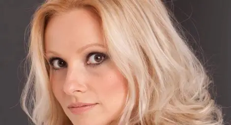 Актриса от Лондон е първата ученическа любов на Криско