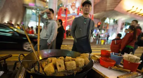 Защо в Корея се хранят с метални &bdquo;клечки&rdquo;