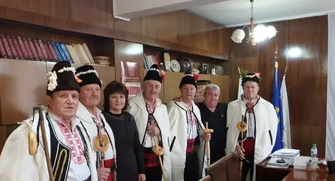 Коледари от Пиперково наричаха за здраве на ценовския кмет