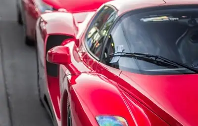 Пет нови ферарита и две ламборгинита са купени в България за половин година