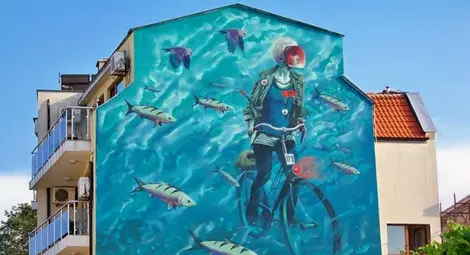 Изрисувана с морска тематика фасада в Ахтопол.  Снимка:Интернет