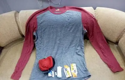 Показаха тениската и инсулина на Боян Петров, намерени под върха Шиша Пангма Показаха тениската и инсулина на Боян Петров, намерени под върха Шиша Пангма