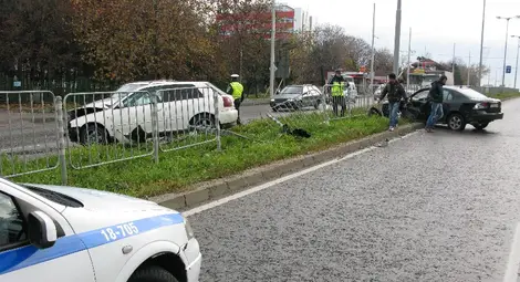 Двама ранени в катастрофи заради отнето предимство