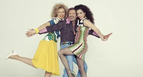 Шоу спектакълът на годината &bdquo;Когато котката я няма&ldquo; гостува на русенска сцена