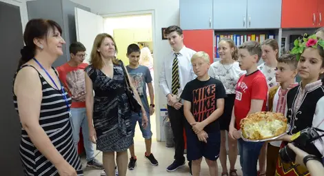 С хляб и сол посрещнаха гости от Петербург в Европейското