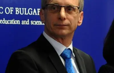 Образователният министър: Не можем да уволним директорката на ОУ &bdquo;Иван Вазов&ldquo;, синдикалистка е