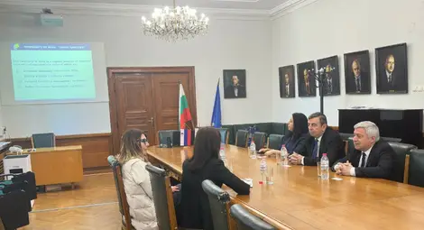 Посланикът на Словения Н. Пр. Наташа Бергел гостува в Русенския университет