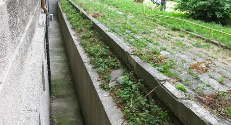 Алкохолик падна в шахта при бягство от Спешното