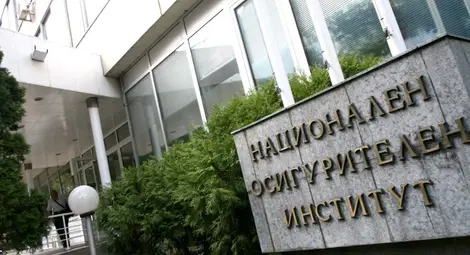 Преизчисляват служебно пенсиите на близо 300 000 души Преизчисляват служебно пенсиите на близо 300 000 души