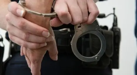 Рецидивист задържан след опит да ограби жена на спирка