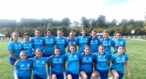 Девойките трети на турнир в Букурещ