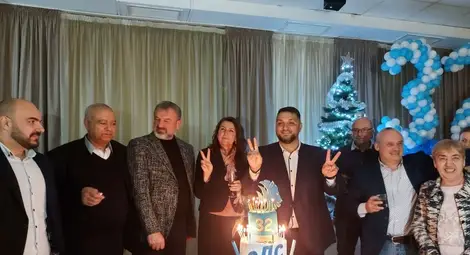 Победа в местните избори си пожела СДС на 32-ия си рожден ден Победа в местните избори си пожела СДС на 32-ия си рожден ден