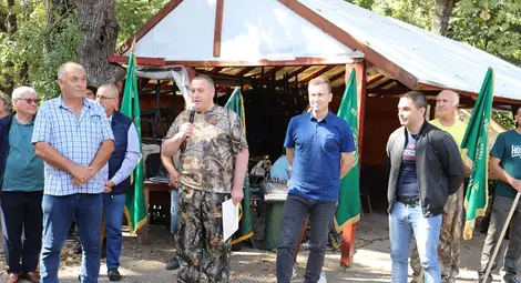 Русенските ловци се събраха на ежегодния си събор в местността "Лагера" /галерия/