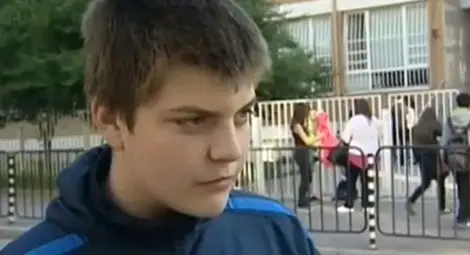 Георги успял да звънне на приятелката си и да й каже, че са го наръгали