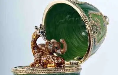 Яйцето или кокошката? За Фаберже отговорът е кристално ясен Яйцето или кокошката? За Фаберже отговорът е кристално ясен