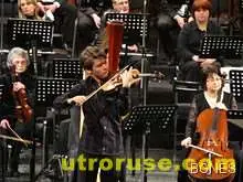 Младият виртуоз на цигулката Елин Колев взриви залата в Русе Младият виртуоз на цигулката Елин Колев взриви залата в Русе