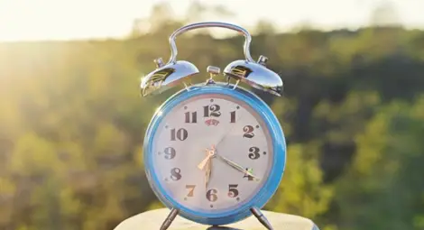 Физик: Зимно часово време би било по-добро за България