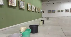 Художествената галерия отново стана сцена на дъждовния постмодернизъм