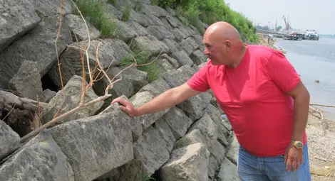 Дунав продължава да руши кейовата стена