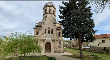 Инициаторката на кампанията за ремонта на храма в Долапите: Искам да ми е подредено, а като християни - това е нашият дом