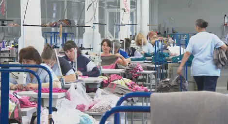 Близо 200 000 работници и служители търси бизнесът в България