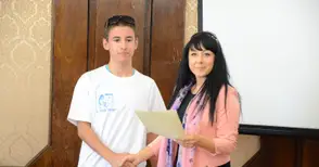 Ученици учиха ученици за секса и доброволчеството